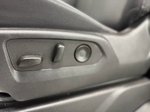 Used 2024 GMC Sierra 3500 SLE w/ SLE Convenience Package image 15