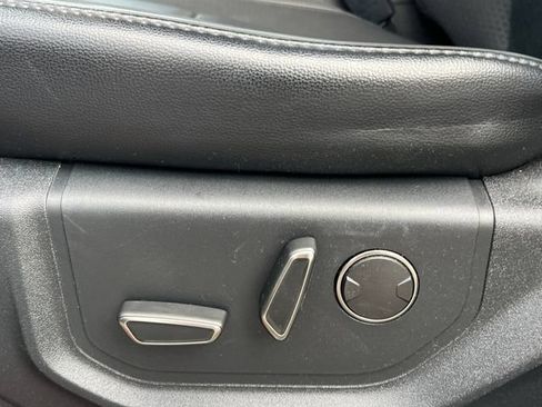 Used 2019 Ford F150 Raptor w/ Equipment Group 802A Luxury AWD/4WD image 14