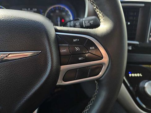 Used 2023 Chrysler Voyager LX FWD image 28