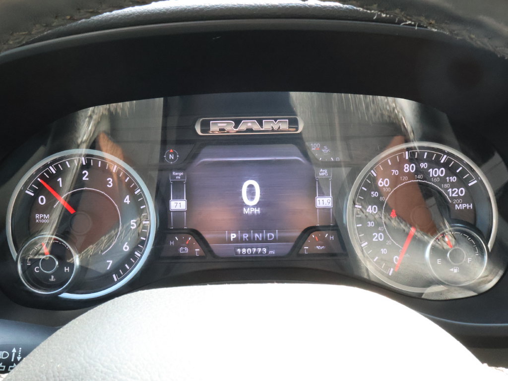 Used 2019 RAM 1500 4x4 Crew Cab image 26