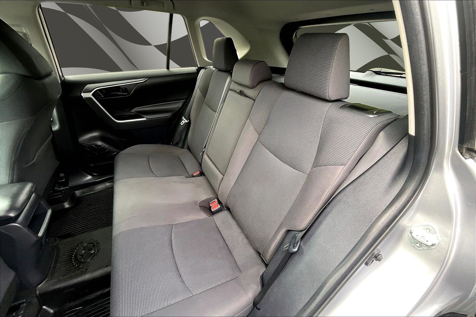 Used 2019 Toyota RAV4 LE AWD/4WD image 28