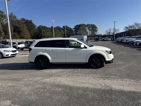 Used 2019 Dodge Journey Crossroad image 4