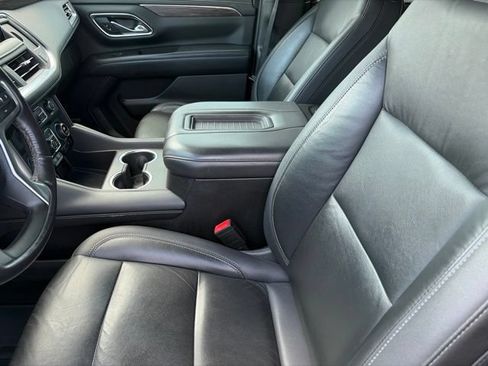 Used 2021 Chevrolet Tahoe Z71 w/ Luxury Package AWD/4WD image 8