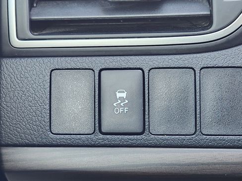 Used 2015 Toyota Camry LE image 21