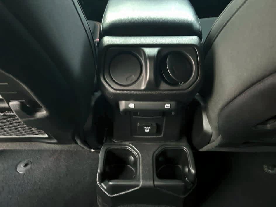 Used 2021 Jeep Gladiator Mojave w/ Cold Weather Group AWD/4WD image 20