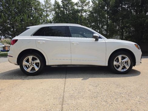 Used 2021 Audi Q3 2.0T Premium AWD/4WD image 2