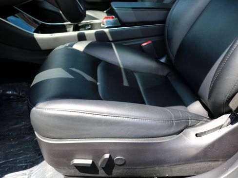 Used 2019 Tesla Model 3 Performance image 17