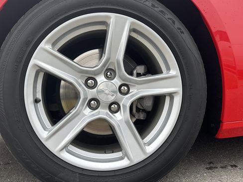 Used 2020 Chevrolet Camaro LT image 12