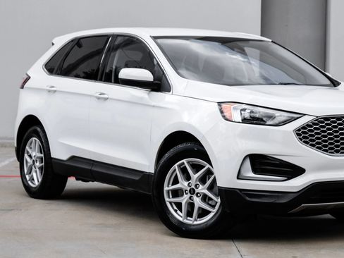 Used 2024 Ford Edge SEL image 3