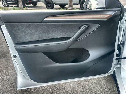 Used 2024 Tesla Model Y Long Range image 22