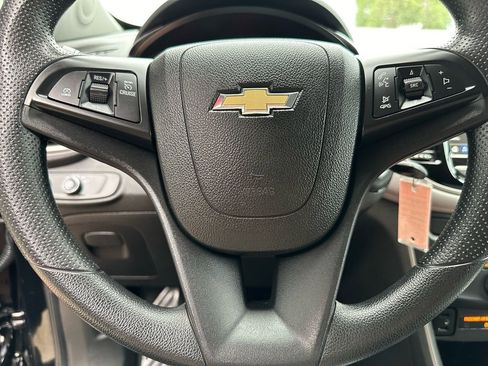 Used 2018 Chevrolet Trax LT AWD/4WD image 23