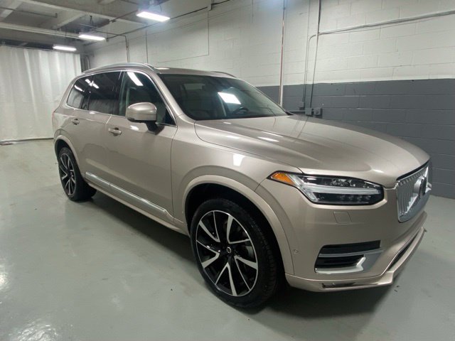 Used 2025 Volvo XC90 B5 Plus w/ Protection Package AWD/4WD image 4