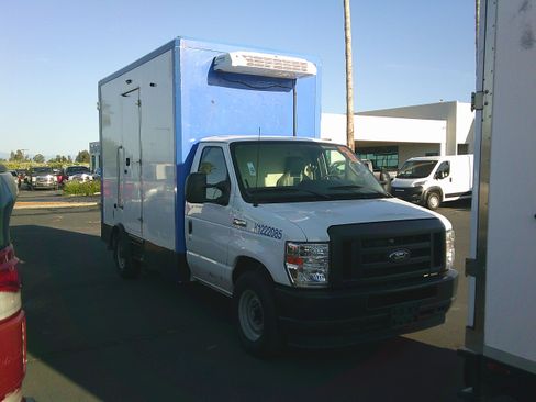 Used 2023 Ford E-350 and Econoline 350 Super Duty w/ Power Windows & Locks Group RWD image 1