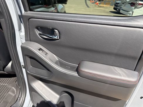 Used 2025 Nissan Frontier PRO-4X w/ Pro Premium Package image 16