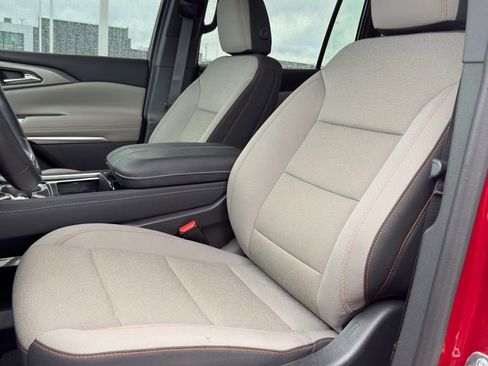 Used 2024 Chevrolet Traverse LT w/ Enhanced Driving Package image 14