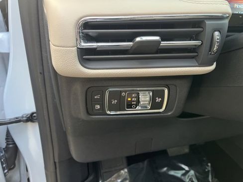 Used 2025 Lincoln Corsair Grand Touring w/ Equipment Group 302A image 40