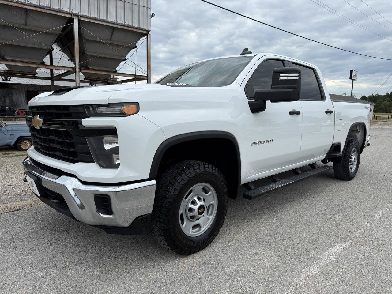 Used 2024 Chevrolet Silverado 2500 W/T AWD/4WD image 1