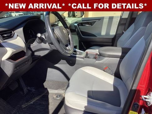 Used 2019 Toyota RAV4 Limited w/ All Weather Liner Package image 9
