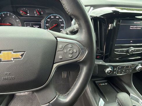 Used 2023 Chevrolet Traverse LT FWD image 28