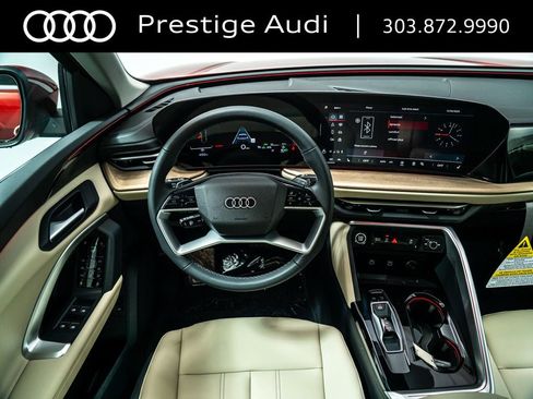 Used 2025 Audi Q5 Premium w/ Convenience Package image 15