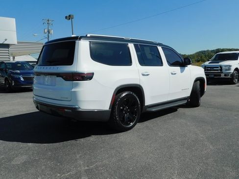 Used 2022 Jeep Wagoneer Series III w/ Flexible Seating Group image 9