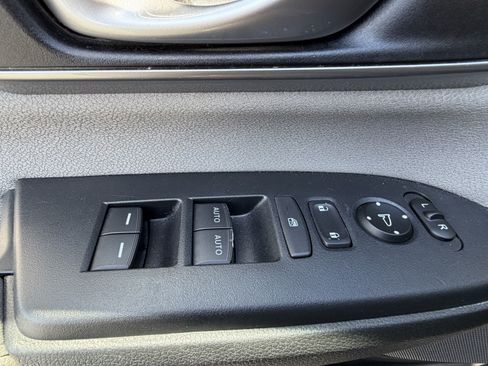 Used 2019 Honda CR-V EX image 14