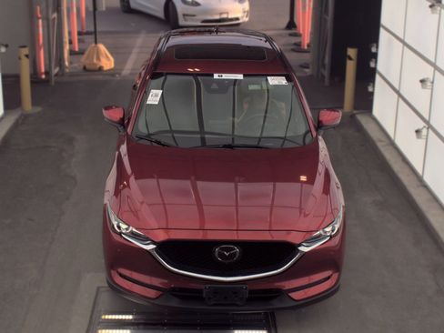 Used 2019 MAZDA CX-5 Signature AWD/4WD image 2