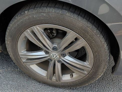 Used 2020 Volkswagen Jetta R-Line w/ R-Line Cold Weather Package FWD image 10