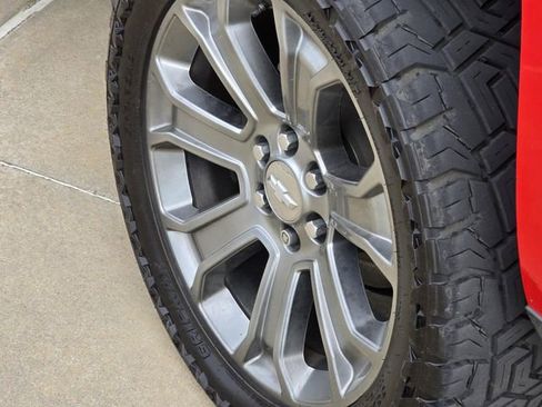 Used 2016 Chevrolet Silverado 1500 LTZ Z71 w/ LTZ Plus Package AWD/4WD image 9