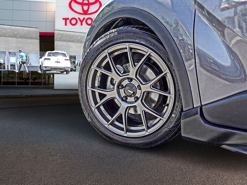 Used 2019 Toyota C-HR XLE FWD image 8