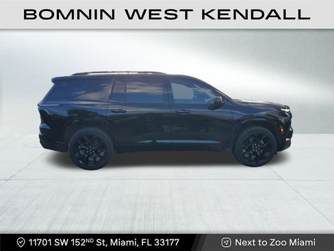 Used 2024 Chevrolet Traverse RS image 8