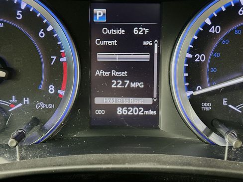 Used 2019 Toyota Highlander XLE image 19