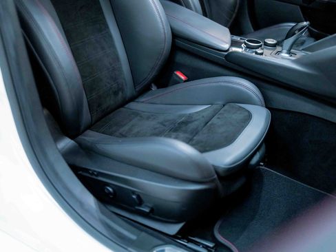 Used 2017 Alfa Romeo Giulia Quadrifoglio image 87