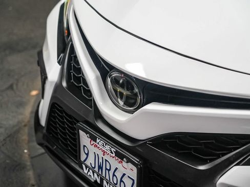Certified 2024 Toyota Camry SE FWD image 3