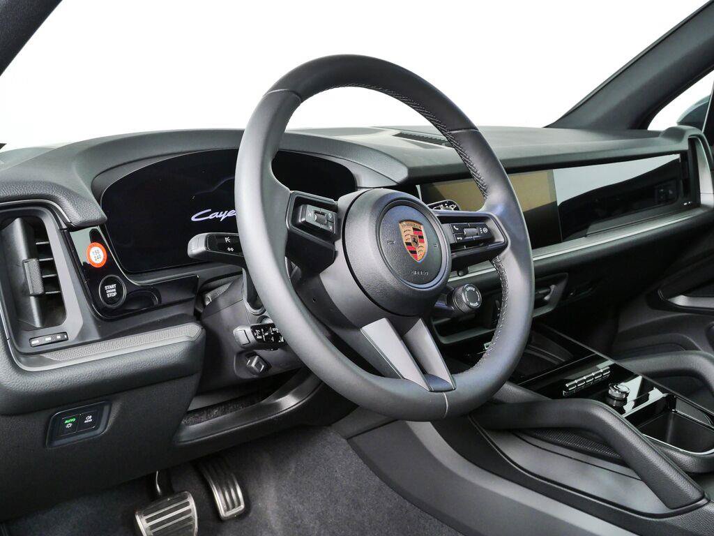 Certified 2026 Porsche Cayenne S AWD/4WD image 4