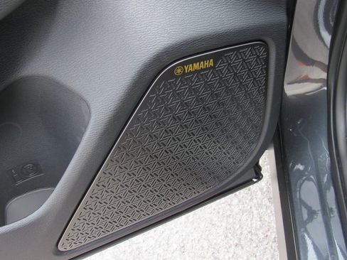 New 2025 Mitsubishi Outlander SE image 12