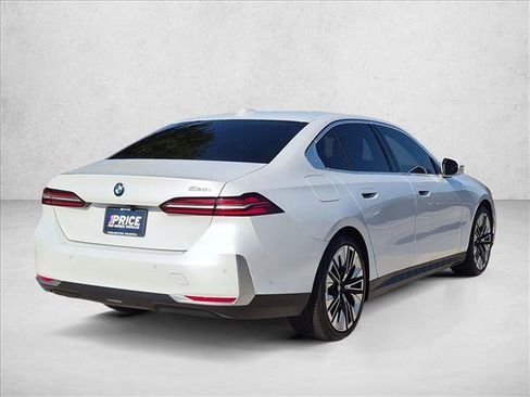 Certified 2024 BMW 530i w/ Premium Package RWD image 5