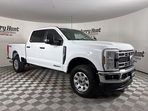 Used 2024 Ford F250 XLT w/ FX4 Off-Road Package image 3