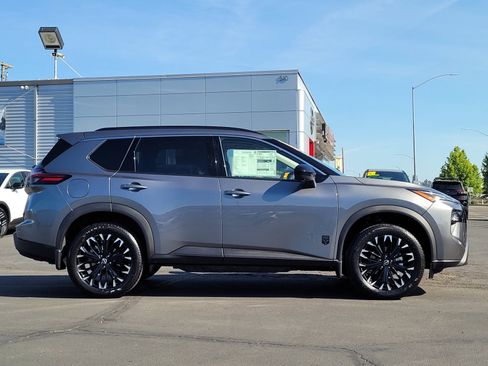 New 2026 Nissan Rogue SV FWD image 4