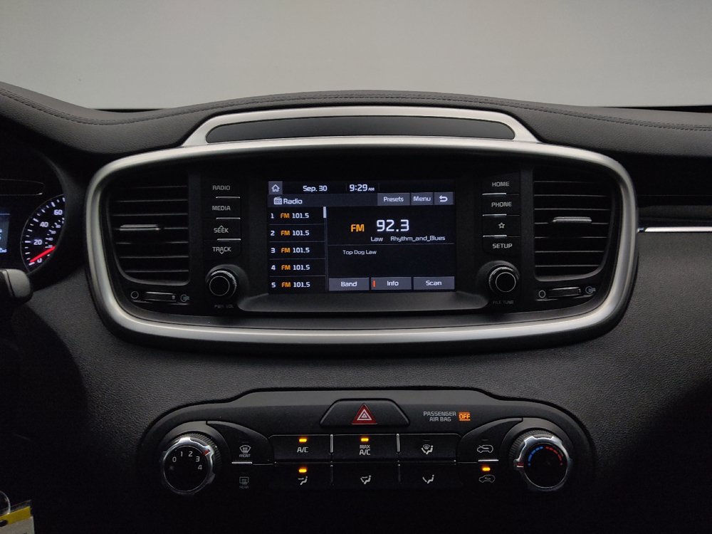 Used 2019 Kia Sorento AWD image 25