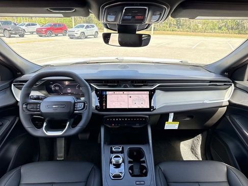 New 2026 Jeep Cherokee Laredo image 12