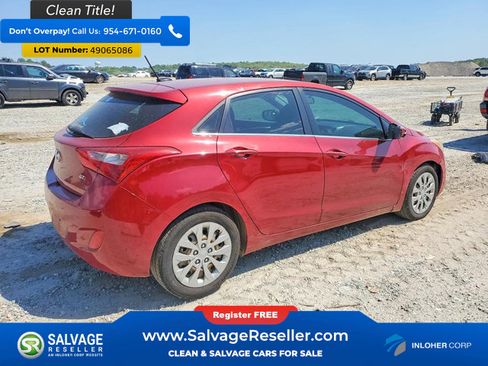 Used 2017 Hyundai Elantra GT image 4