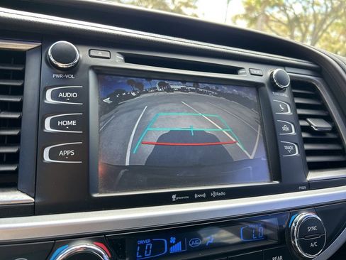 Used 2018 Toyota Highlander Plus image 33