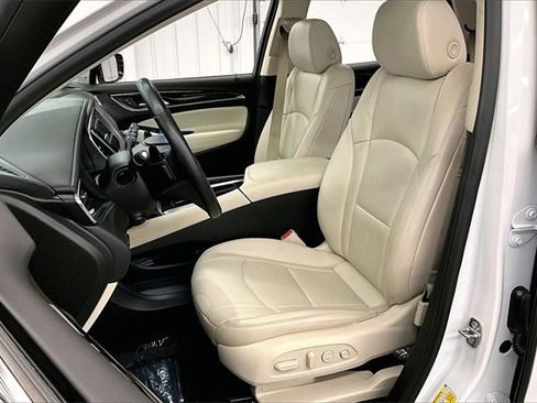 Used 2022 Buick Enclave Premium w/ Experience Buick Package image 20