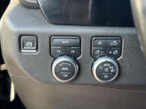 Used 2025 GMC Sierra 1500 SLT AWD/4WD image 21