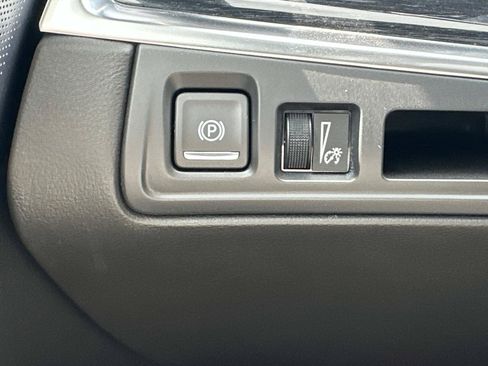 Certified 2024 Cadillac XT5 Premium Luxury AWD/4WD image 26