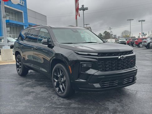 Used 2024 Chevrolet Traverse RS w/ LPO, Floor Liner Package image 3