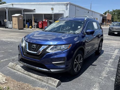 Certified 2020 Nissan Rogue SV w/ Premium Package FWD image 2