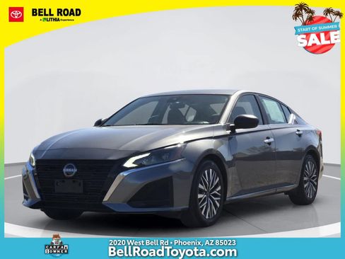 Used 2025 Nissan Altima 2.5 SV FWD image 1