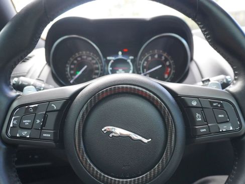 Used 2017 Jaguar F-TYPE R image 26